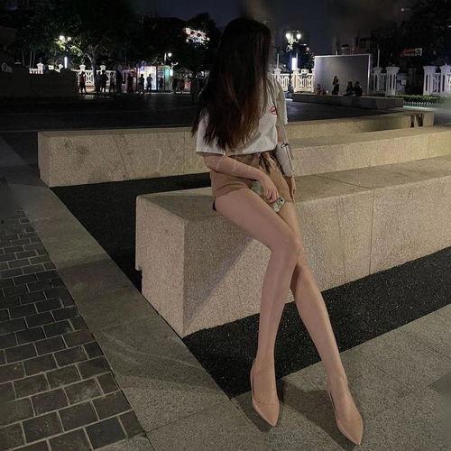 国产美女露脸,镜头下的美丽瞬间  第2张